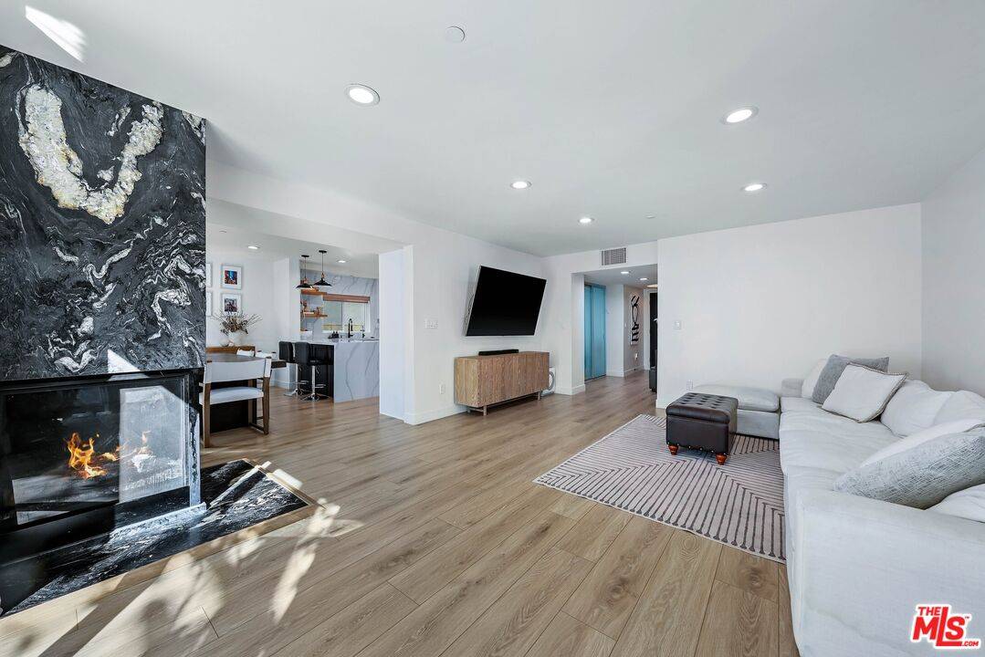 123 S Clark Dr 3BR Beverly Grove La