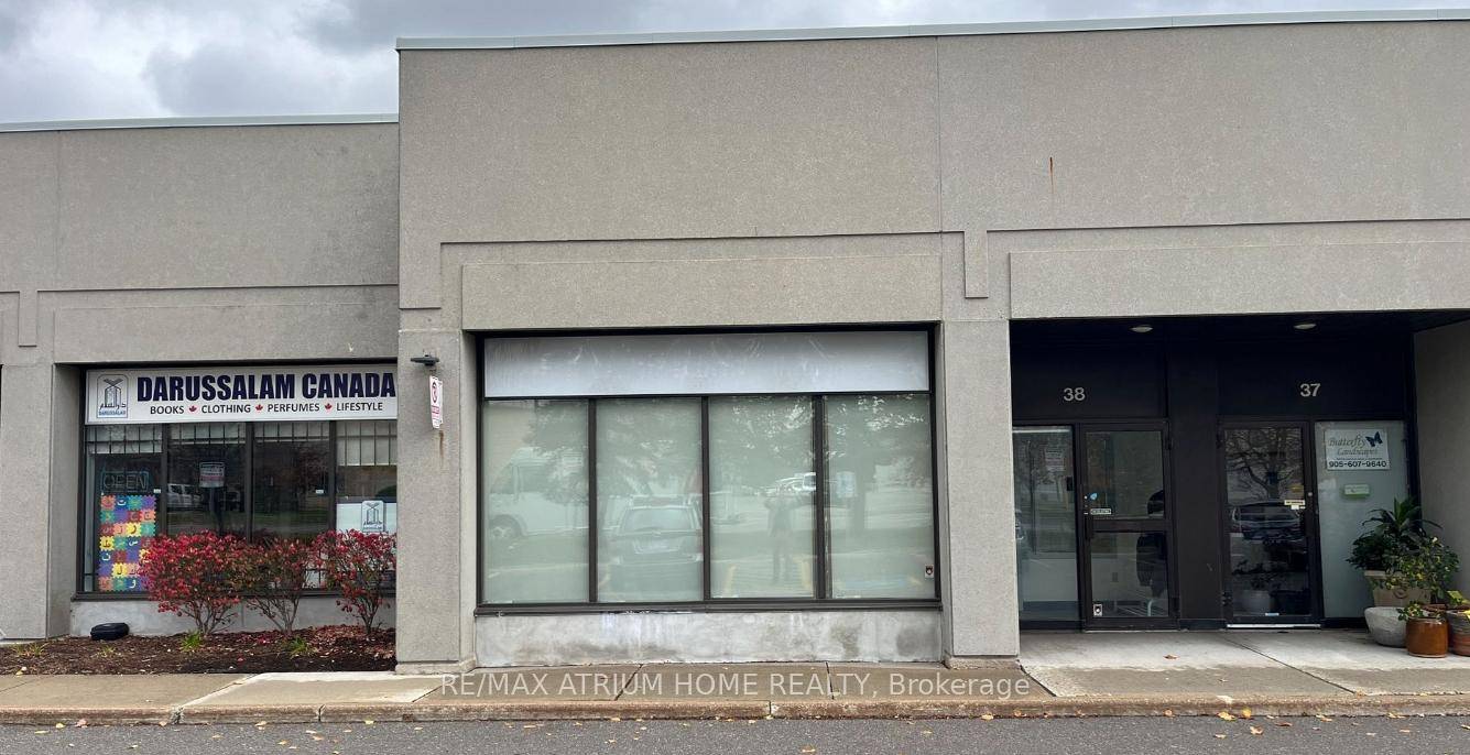 This beautifully updated unit features brand new flooring and a fresh, modern color palette throughout.