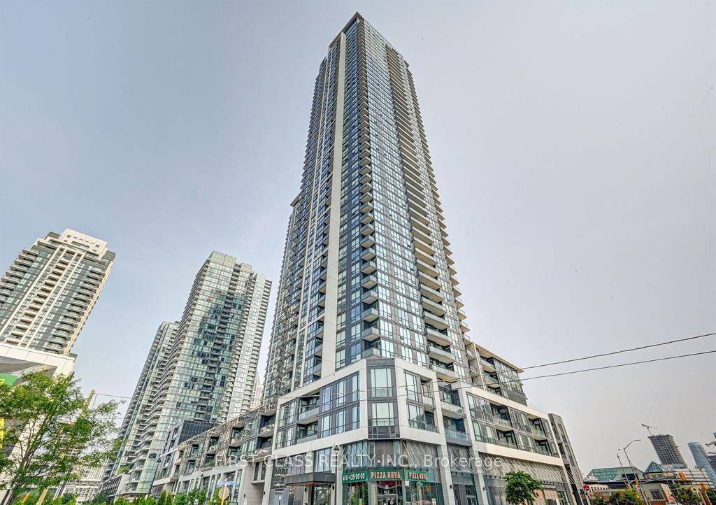 Bright and Efficient 1B Suite in the heart of Square One.
