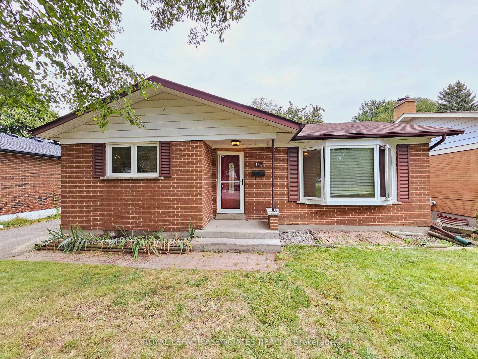 Fully renovated home with new 1 year old washroom and kitchen appliances.