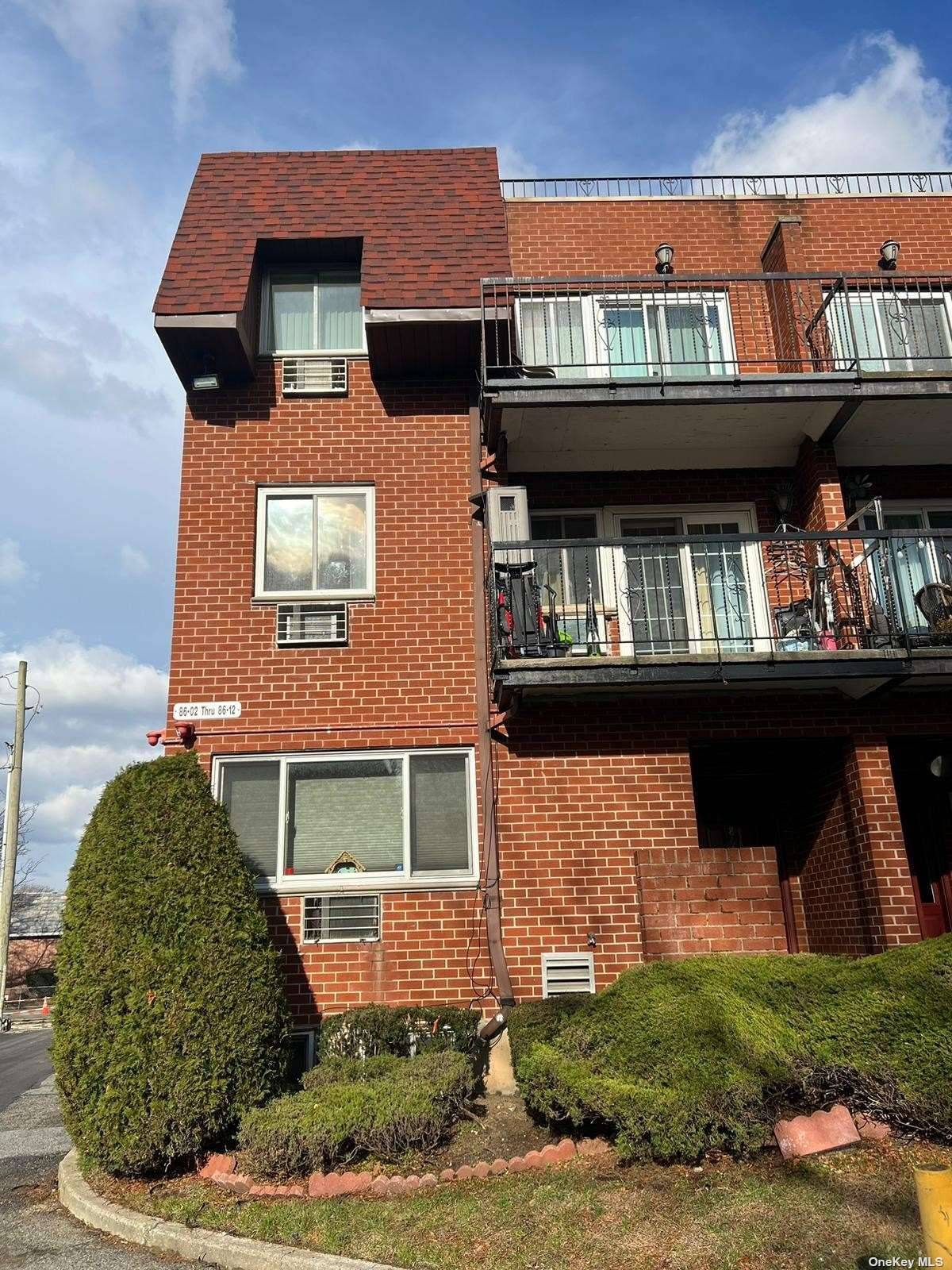 Great Three Bedroom with Two Full Bath fully renovated Duplex Condo apartment.
