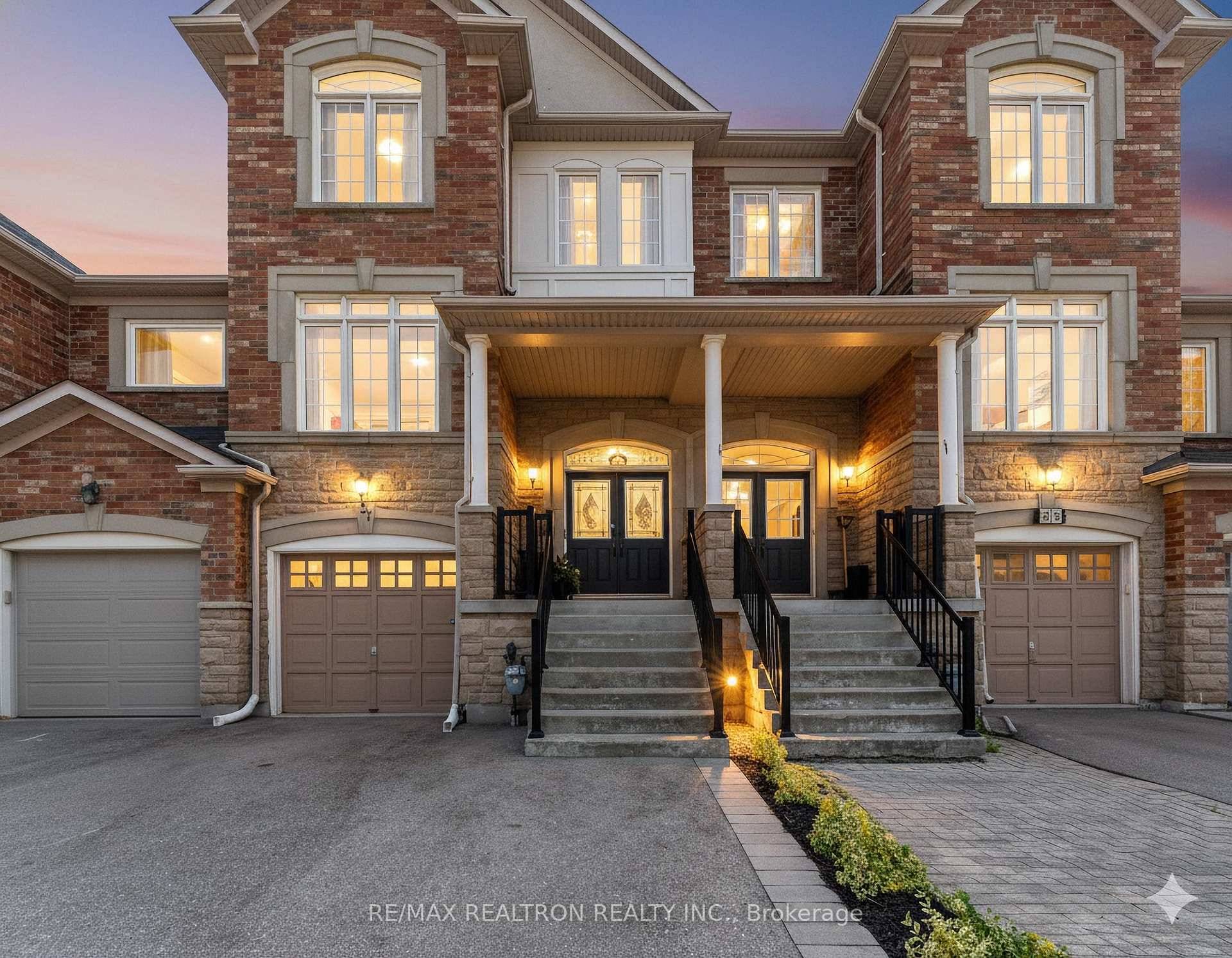 3 Story Basement Freehold Townhouse with Separate Ground Floor Entrance !
