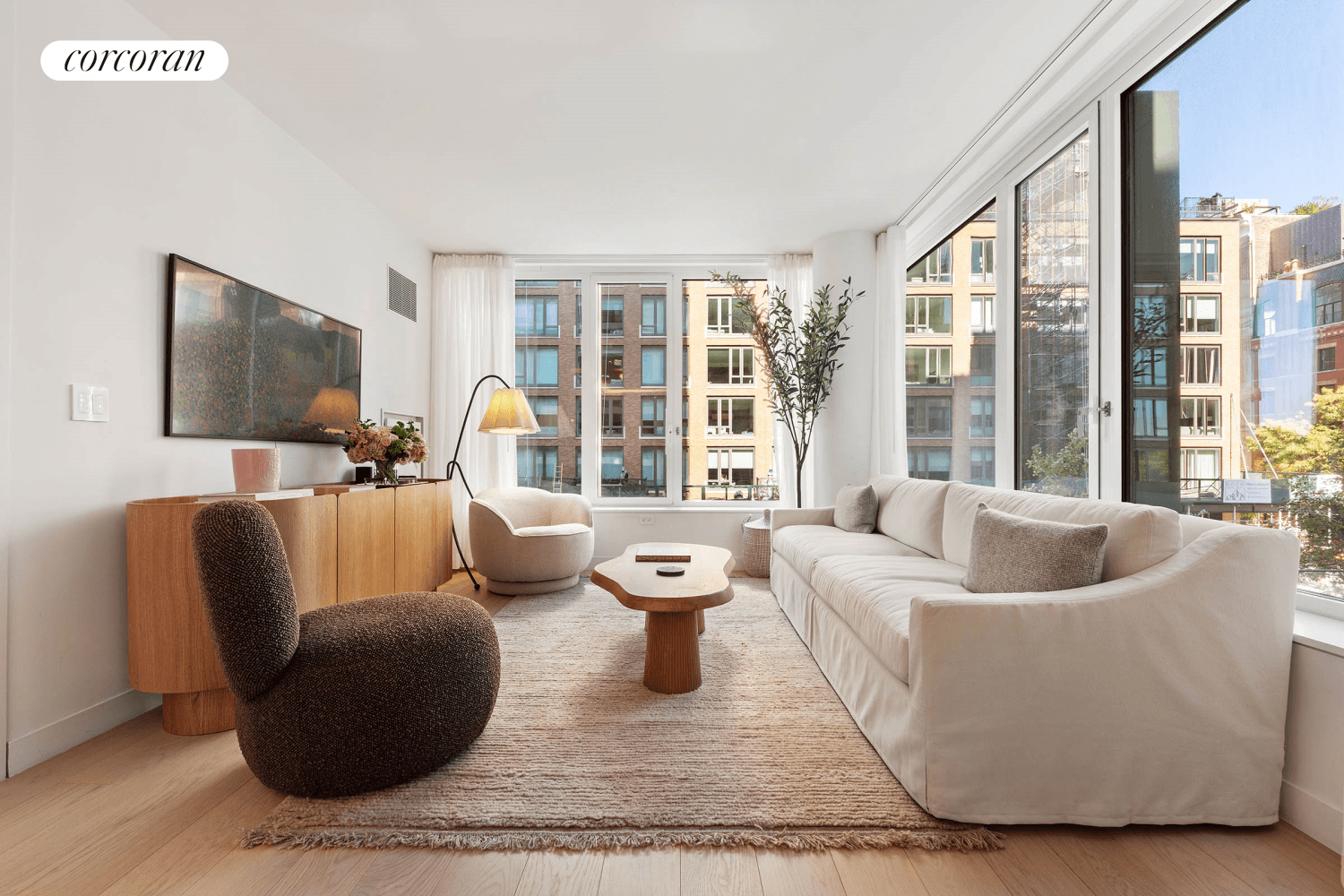 Introducing Residence 314 at 450 Washington Street the epitome of refined downtown living and the largest one bedroom layout in this esteemed building.