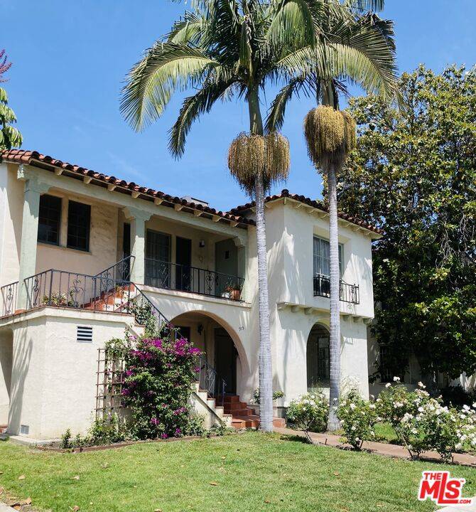 915 S Holt Ave 3BR Beverlywood La