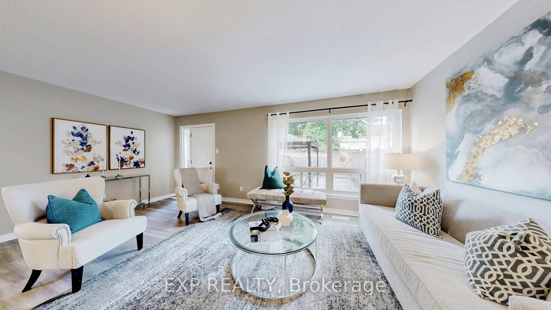 Spacious clean Condo Townhouse 3 bedroom 3 washroom.