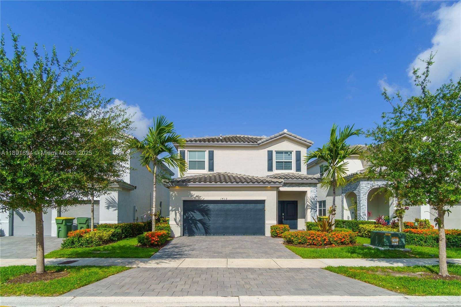 Beautiful 4 bedroom, 3 bath lakefront home in Homestead s most sought after community Riviera !