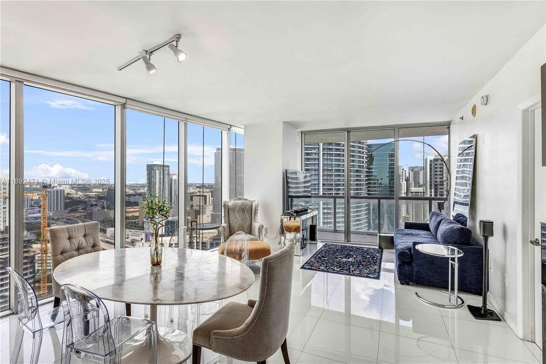 Situated in the renowned Icon Brickell one of Miami s most coveted addresses this corner residence captures panoramic views of the city, river, and Biscayne Bay.