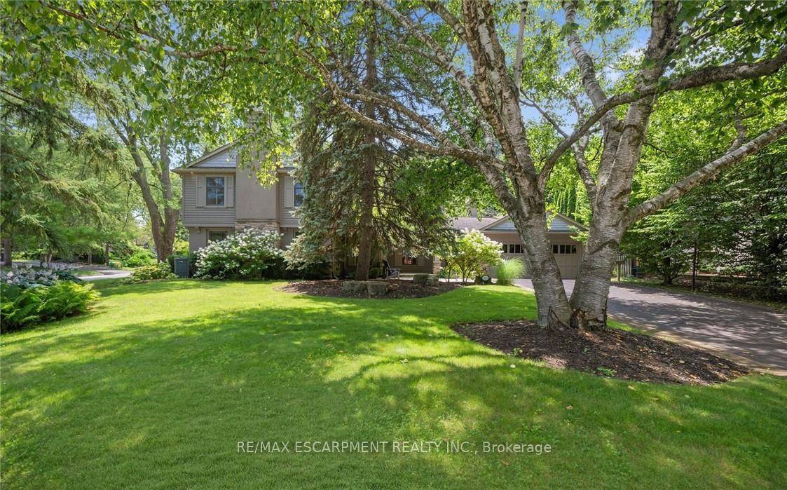 Experience executive living in the heart of Old Oakville.