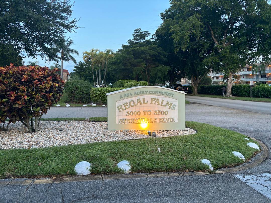 Serene 55 community of Regal Palms !