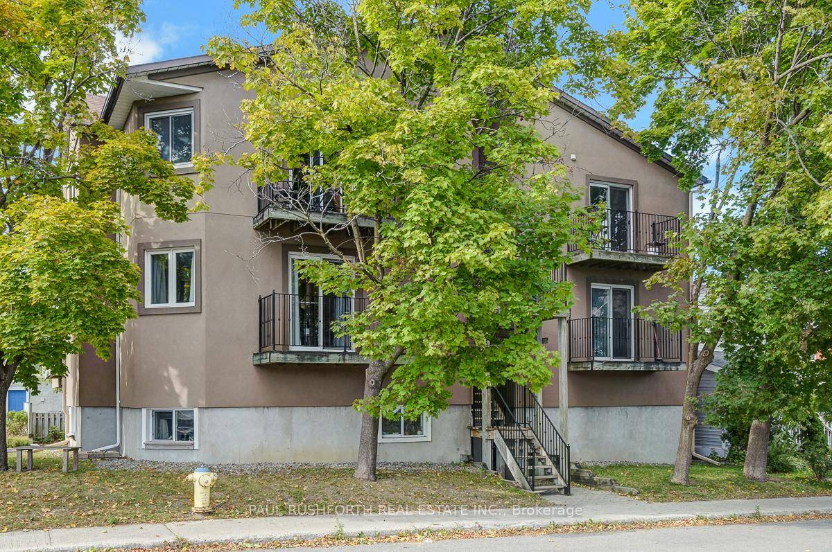 Urban living meets neighbourhood charm in this sleek 1 bedroom condo, perfectly situated in Hintonburg Ottawa's hottest destination for food, art, and culture.