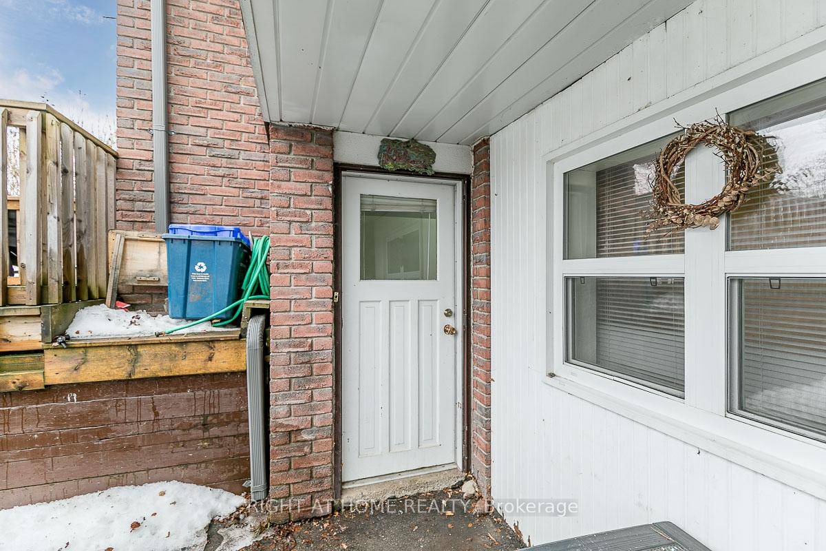 Large Bright Apartment. Rent Includes All Utilities.