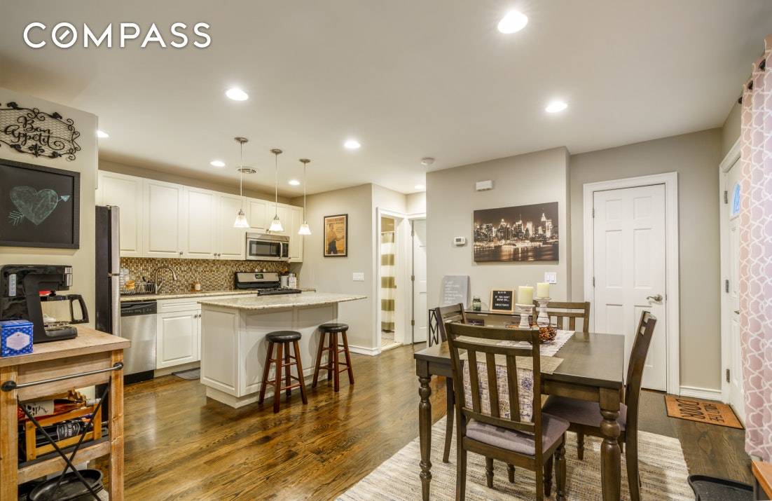 Astoria mint condition two family is ready to move right in.