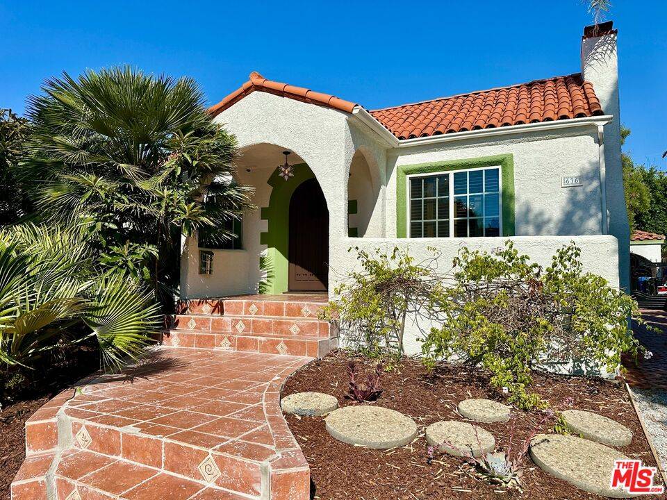 636  N Curson Ave 4BR Hancock Park La