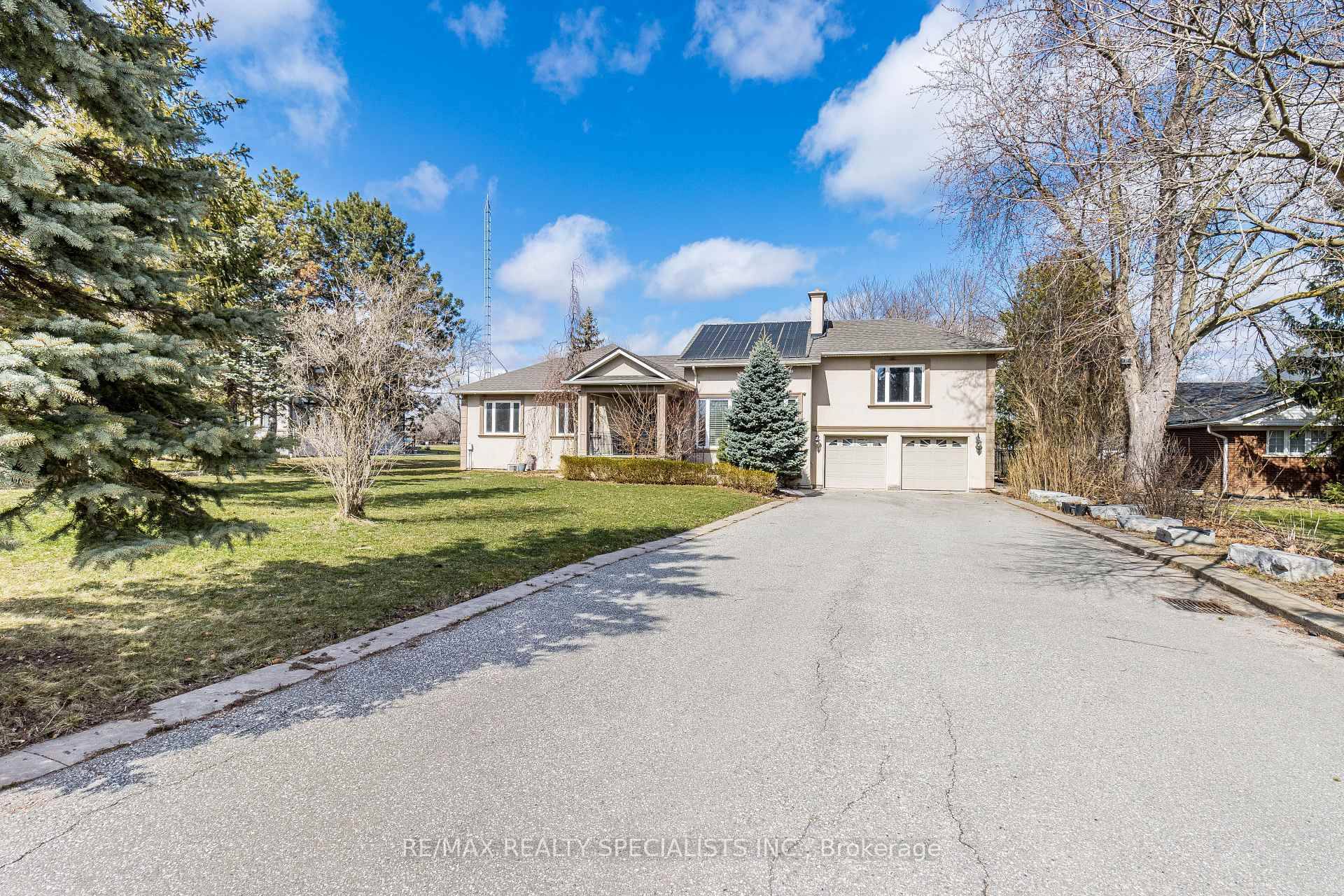 Experience the ultimate in country estate living, conveniently located near Hwy 410 and 407.