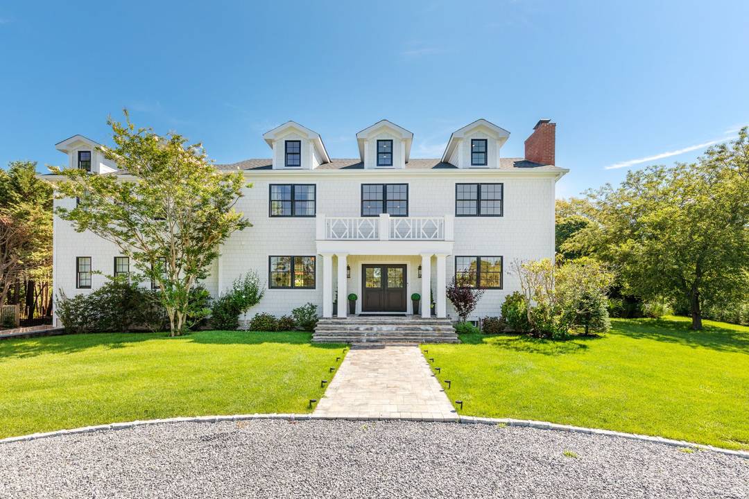 Completely Renovated Southampton Retreat
