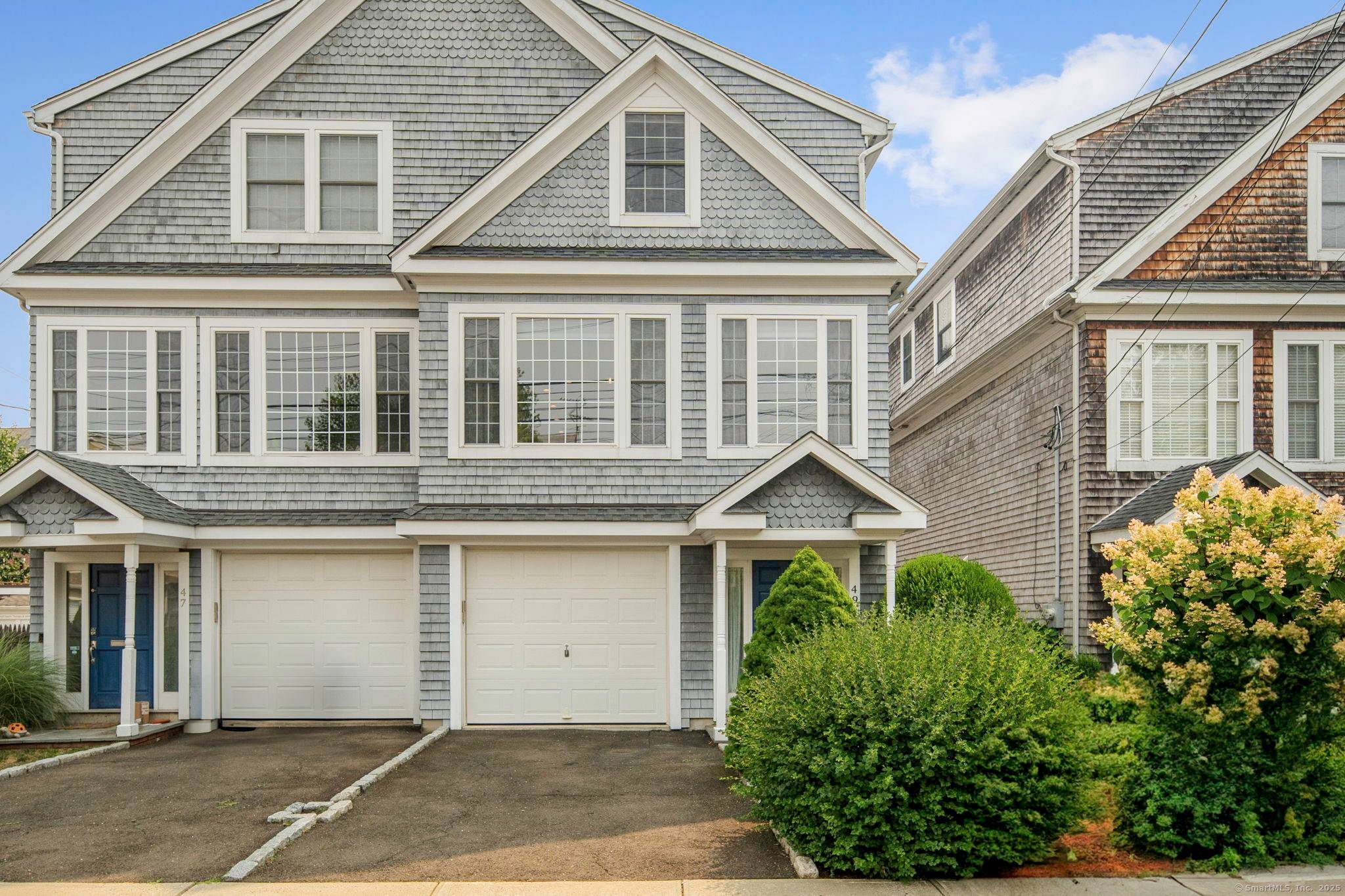 Beautifully updated 3 level townhome in prime downtown Fairfield location !