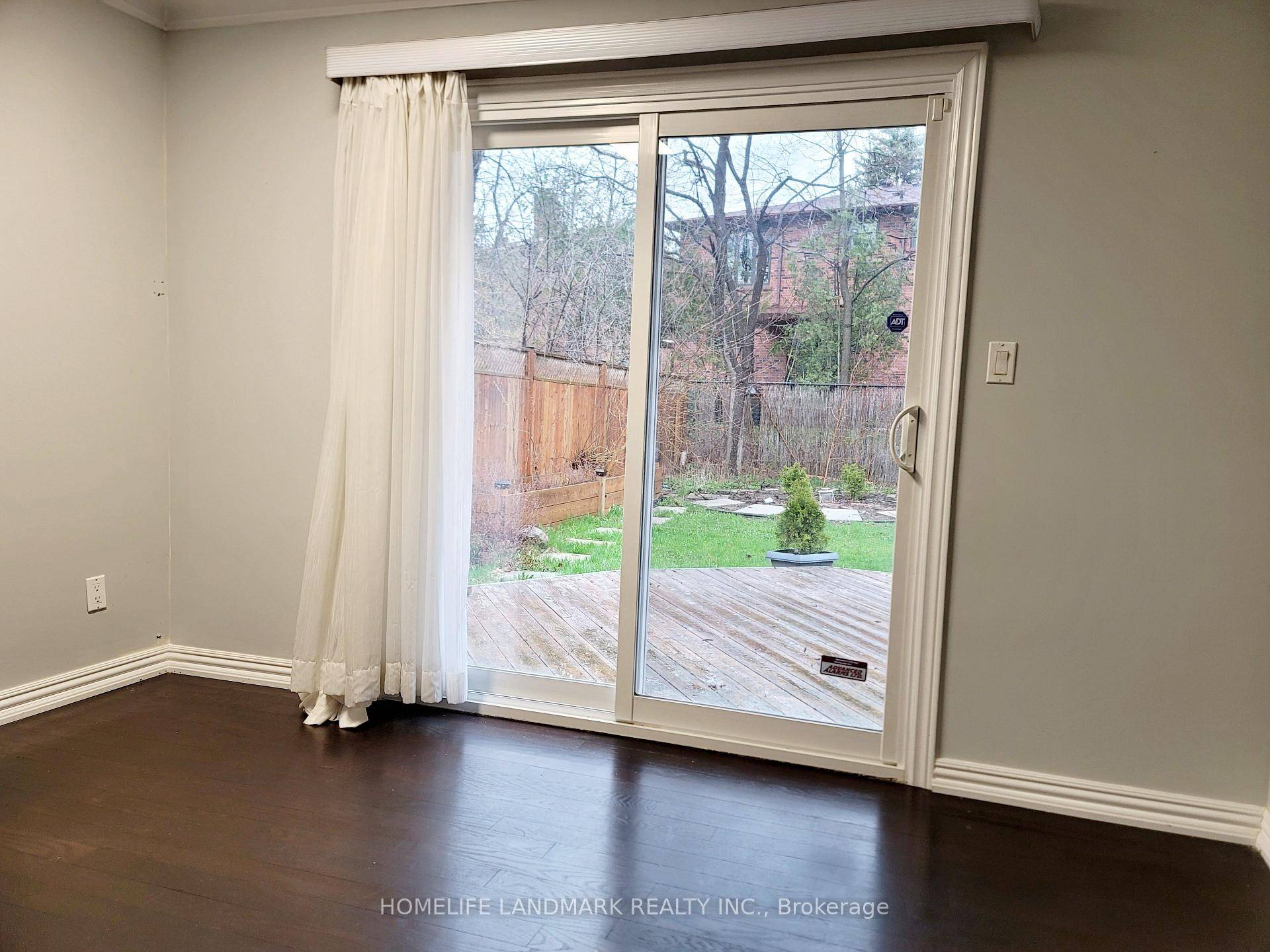 Special Main Floor Family Room, Power Room Basement Two Ensuite !