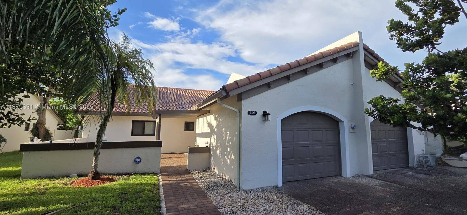 Stunning home in the heart of Kendall !