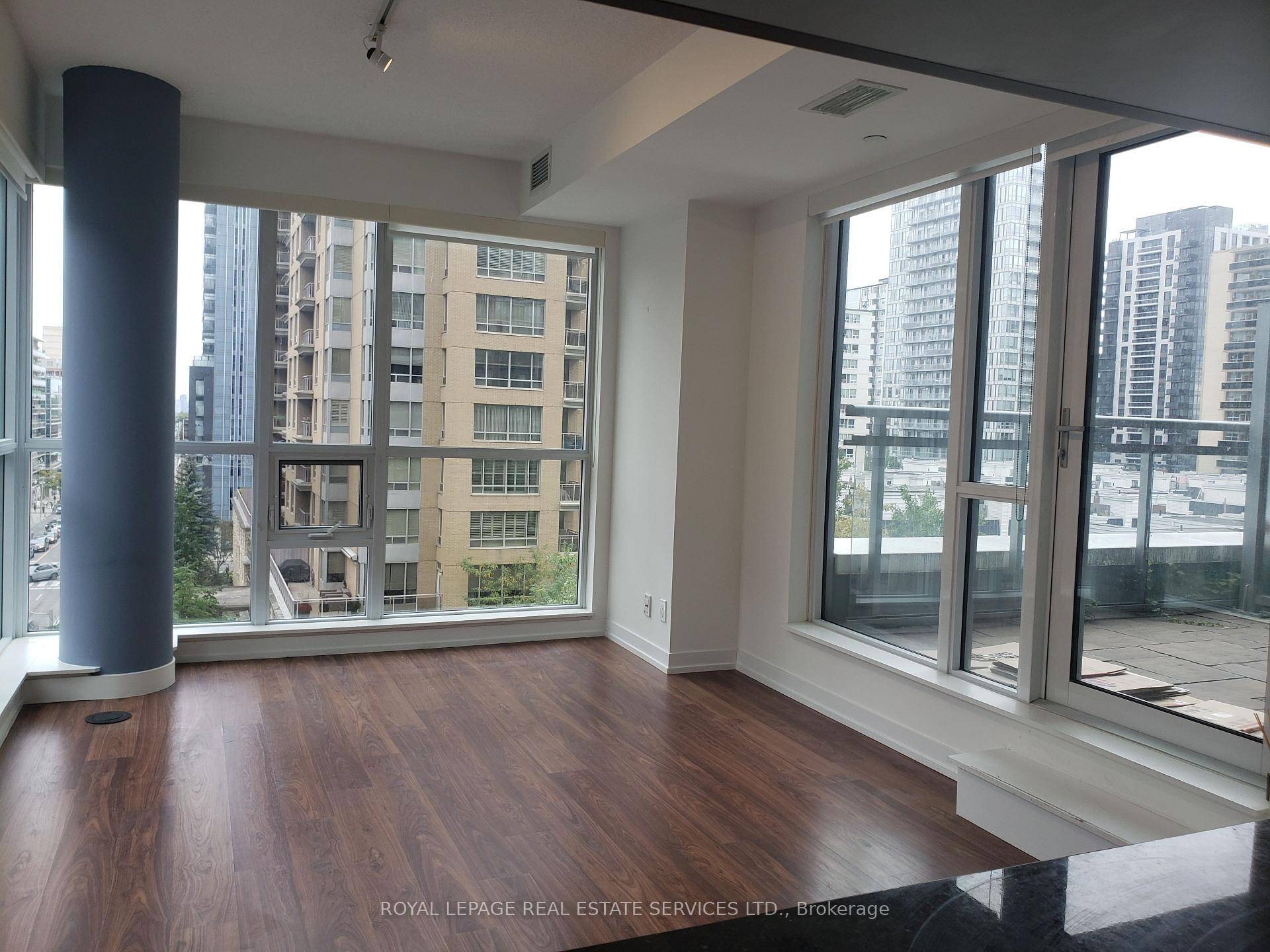 Madison Condo On Eglinton Bright 2 Bedroom Corner Unit With Wrap Around Floor To Ceiling Windows And Spectacular City Views.