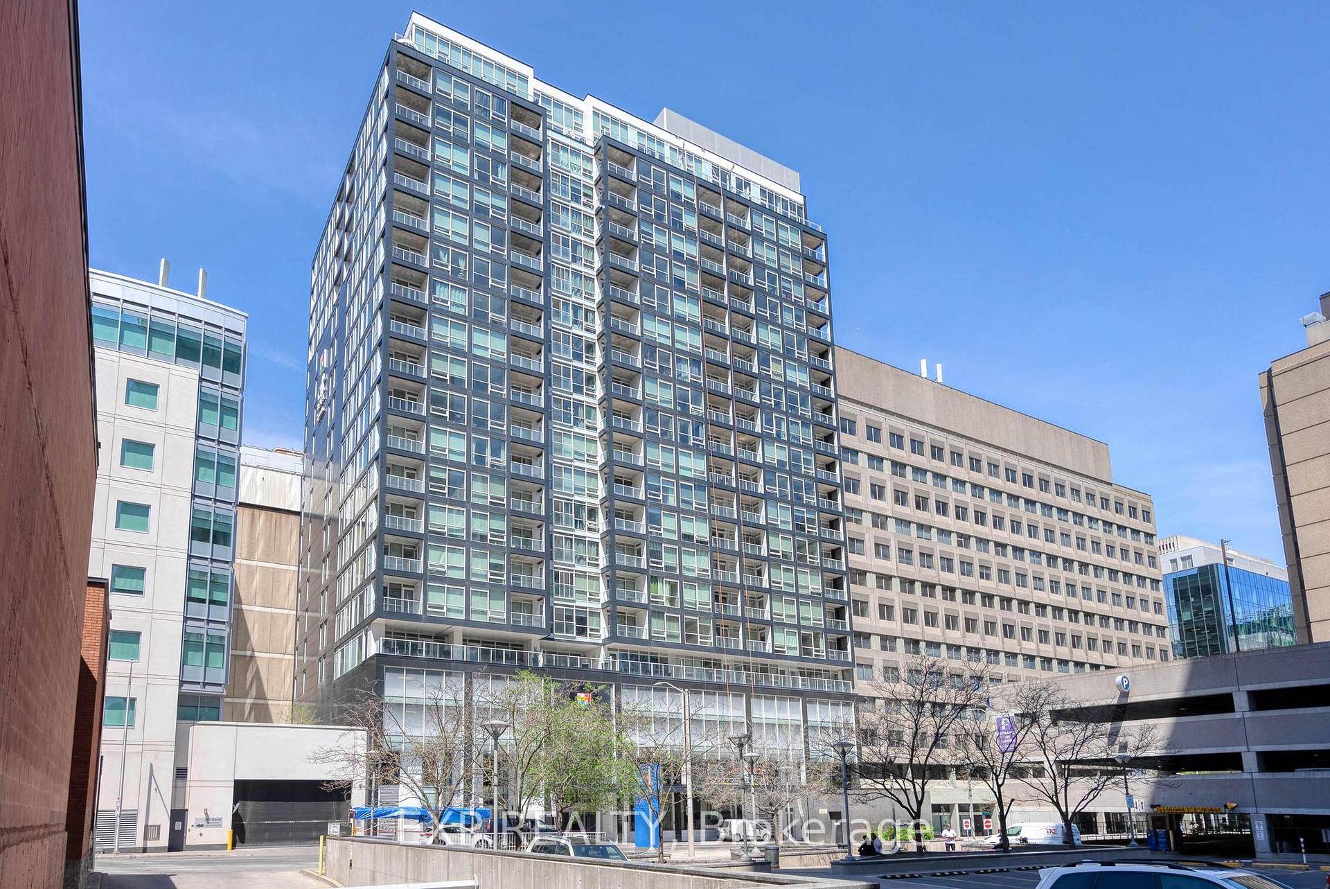 The Slater 21st Floor Luxury Condo in the Heart of OttawaSleek, stylish, and perfectly located this 2 bedroom, 2 bathroom condo at The Slater offers stunning southwest facing city views ...