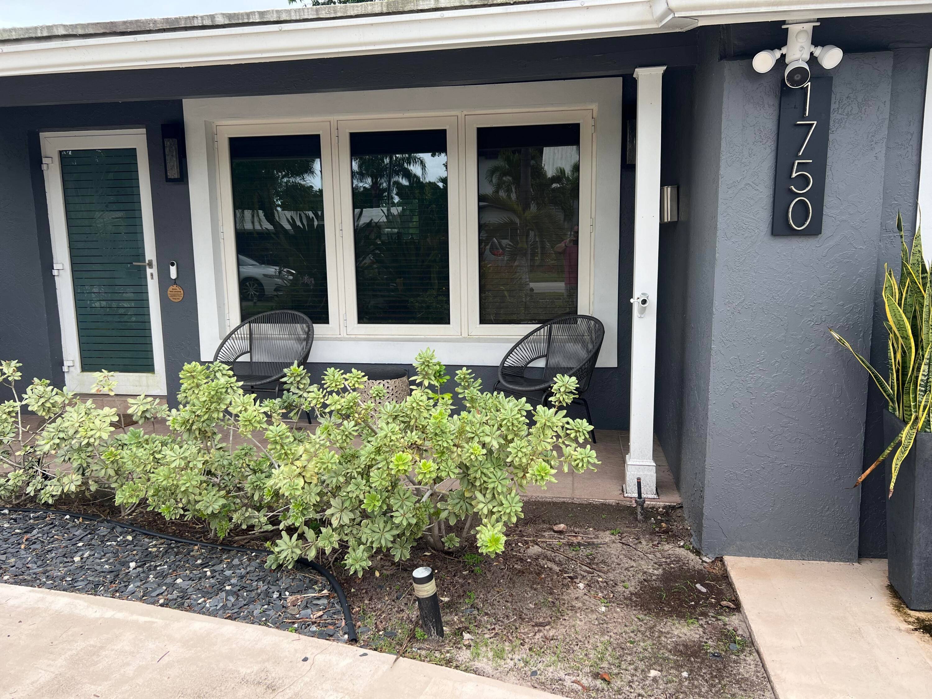 Welcome to your dream home in the vibrant heart of East Oakland Park !