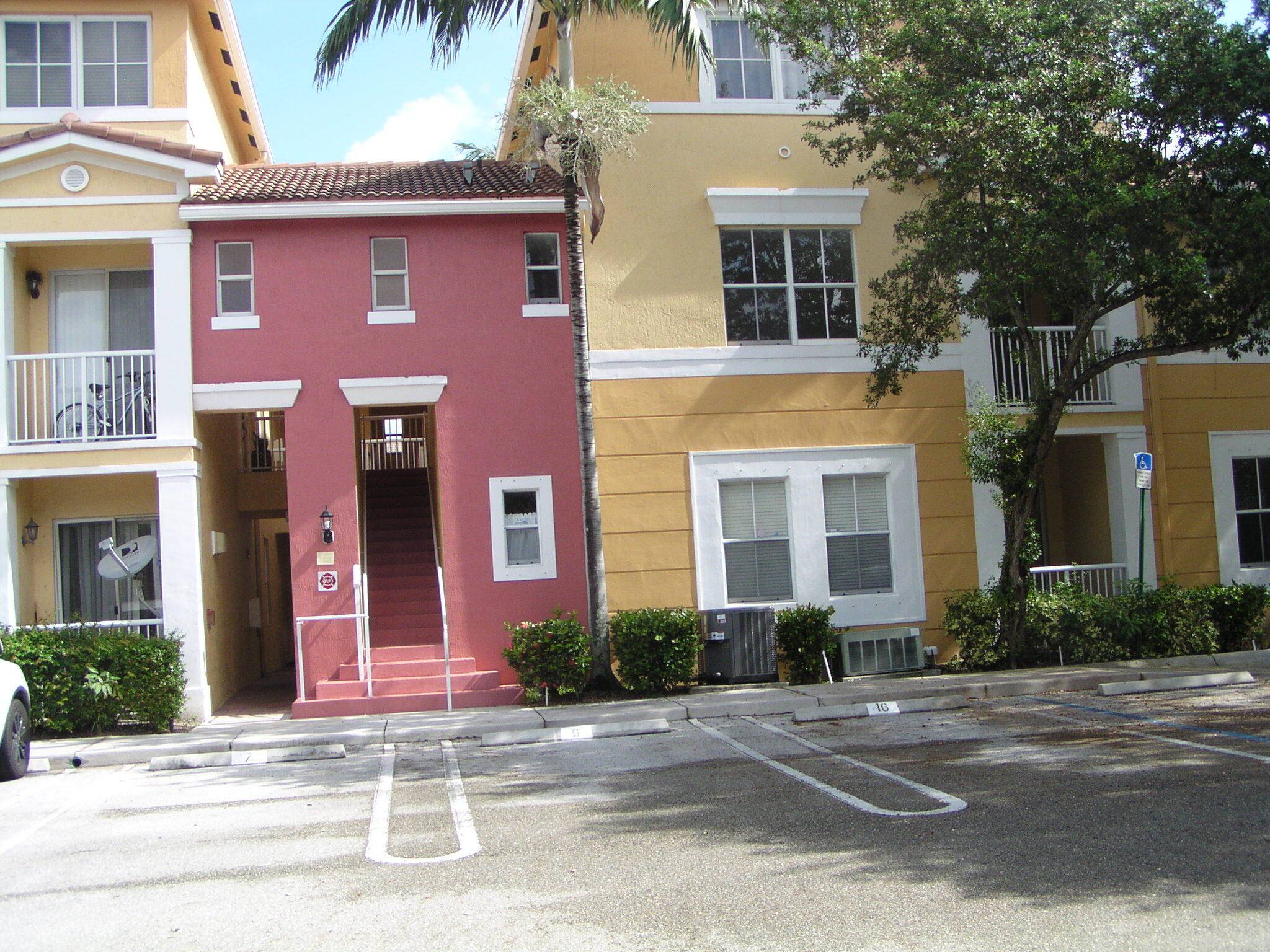 AWESOME OPPORTUNITY TO LIVE IN GATED COMMUNITY IN LARGE OVERSIZED CONDO WITH TILE ON 1ST FLOOR, BREAKFAST BAR OFF KITCHEN, FORMAL DINING, BEDROOMS ON 2ND FLOOR, PATIO, COMMUNITY POOL, WATER ...