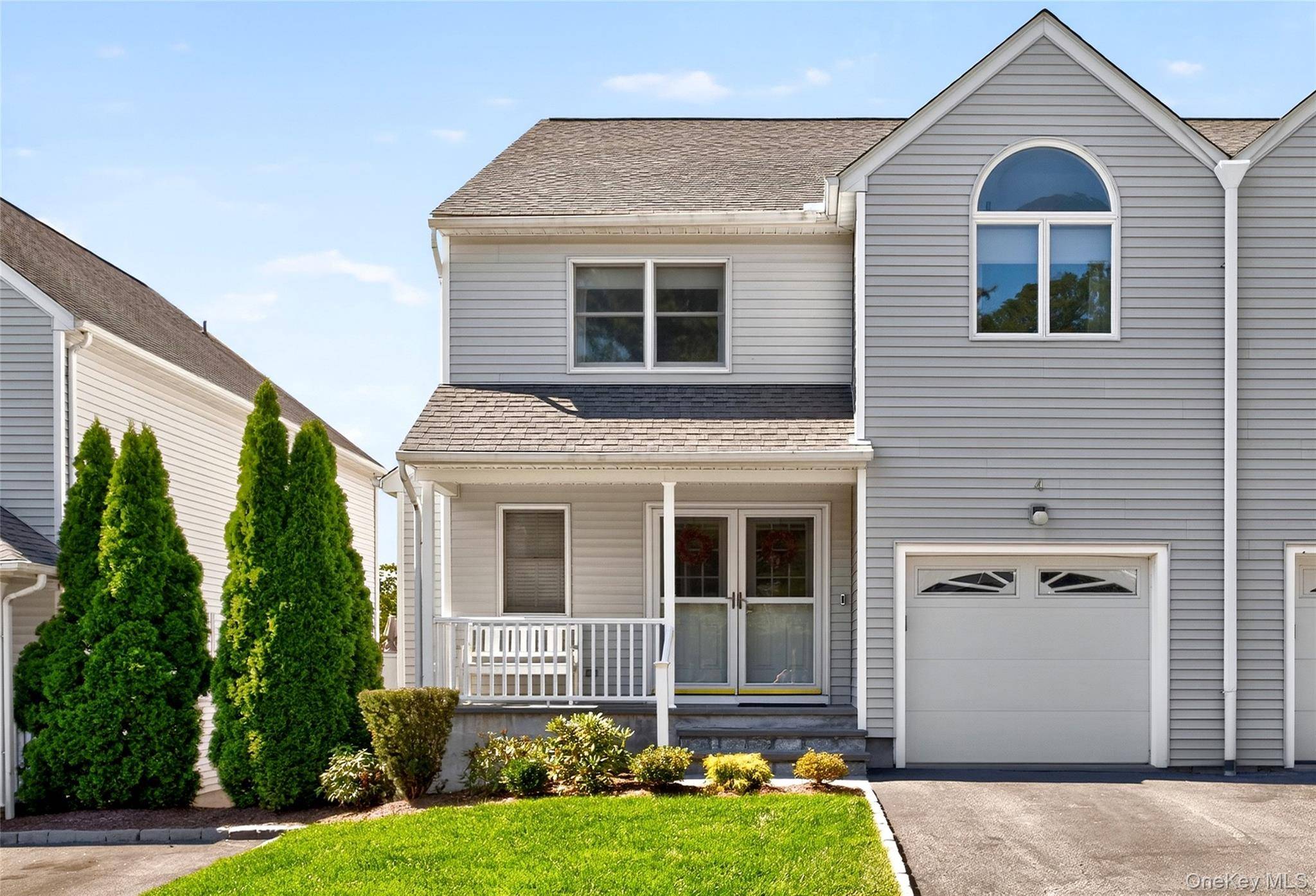 This bright and beautiful townhouse has everything you re looking for an open concept layout that feels spacious and welcoming with warm hardwood floors that instantly make it feel like ...
