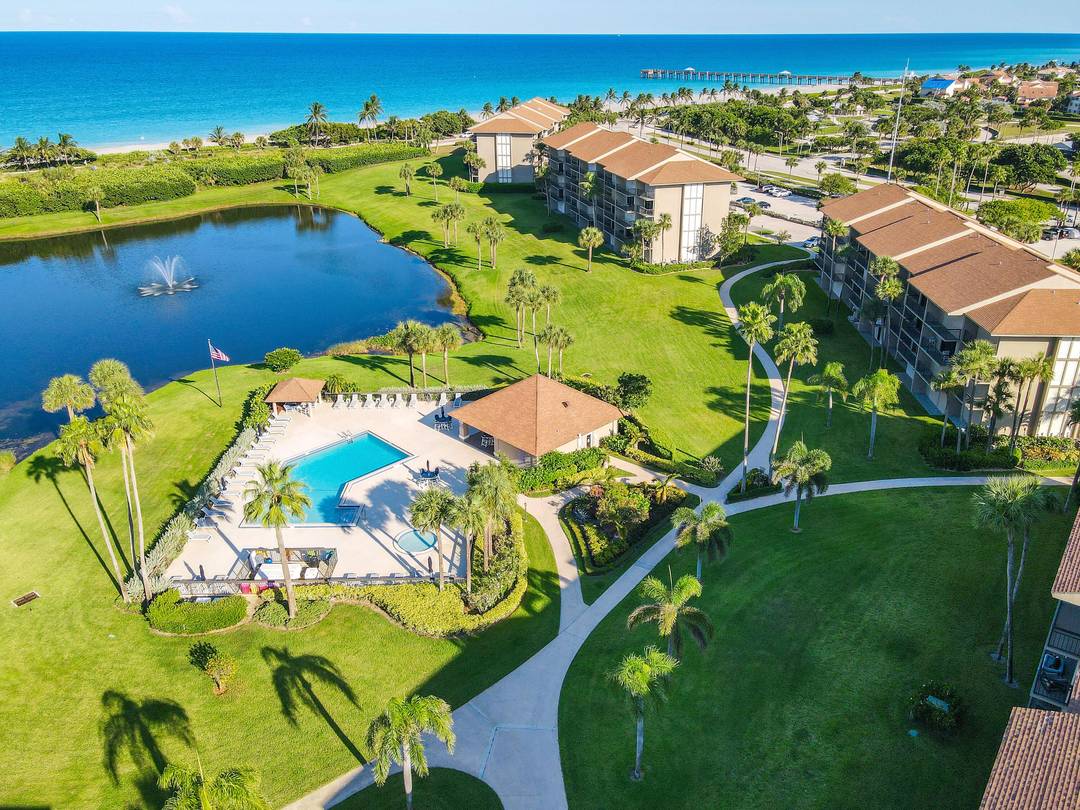 Welcome to your perfect beach escape in The Bluffs South, the closest unit to the community beach access !