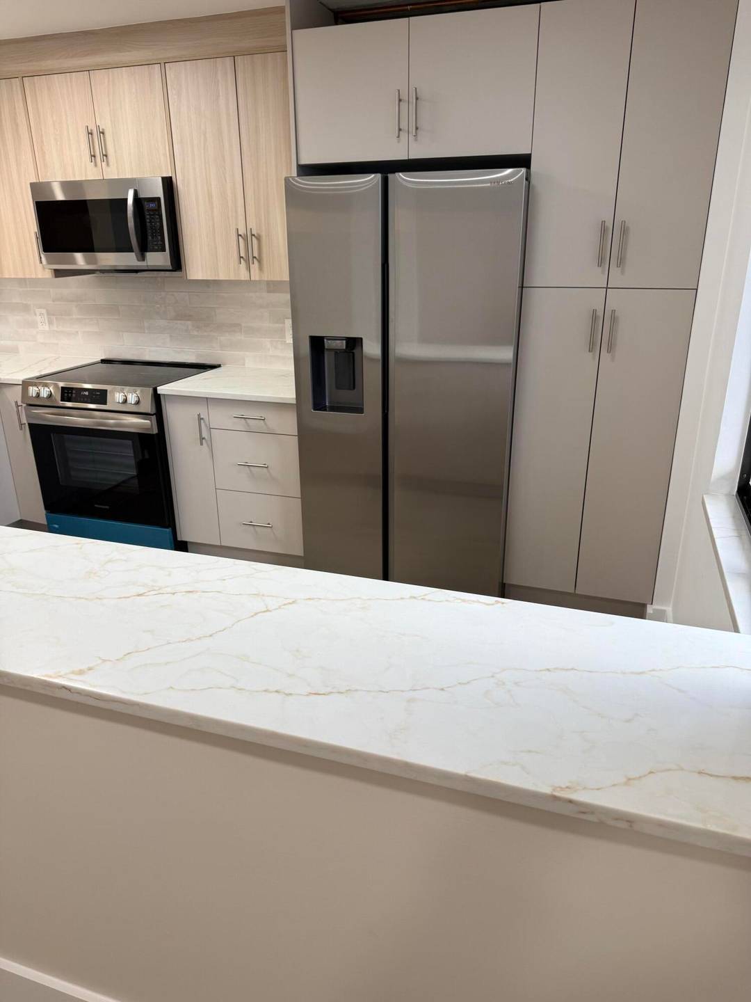 One of the nicest units in Huntington Lakes with long waterfront view.