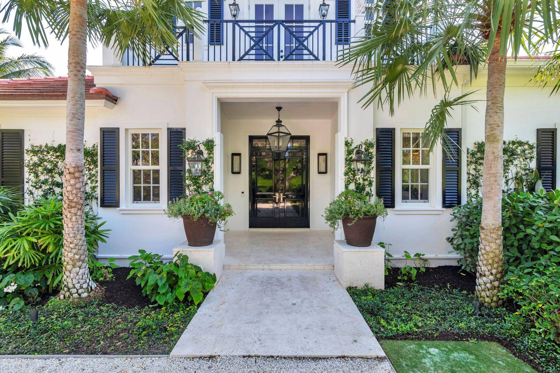 This luxurious new construction rental located in the Estate Section of Palm Beach offers 4 BD 4.