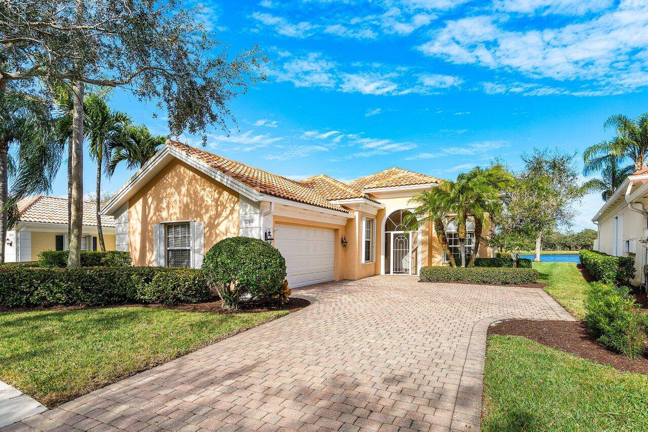 Discover the Florida Club in Stuart, FL with 531 homes in a sought after community.