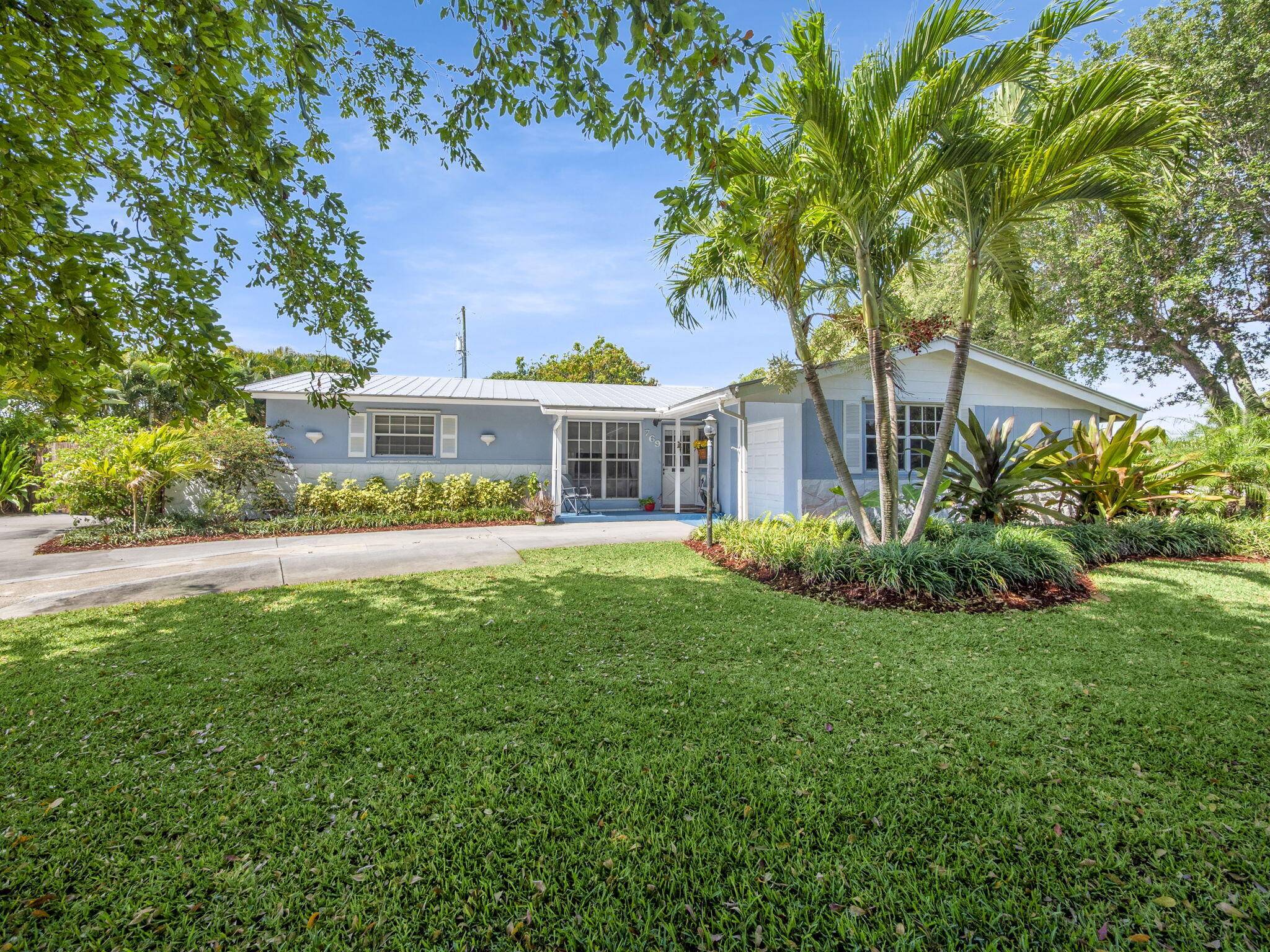 Easy Living in North Palm Beach !
