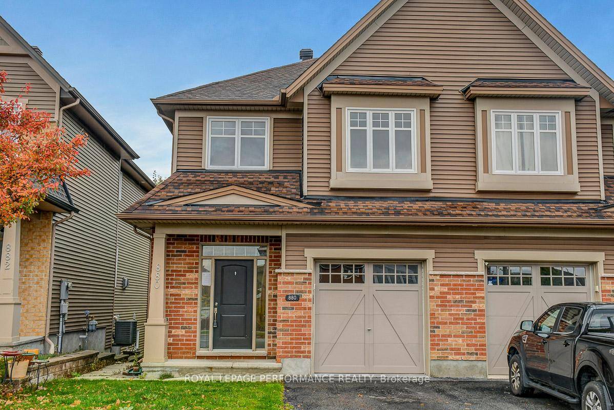 Ideally located in the highly sought after community of Findlay Creek, this 2008 sq.