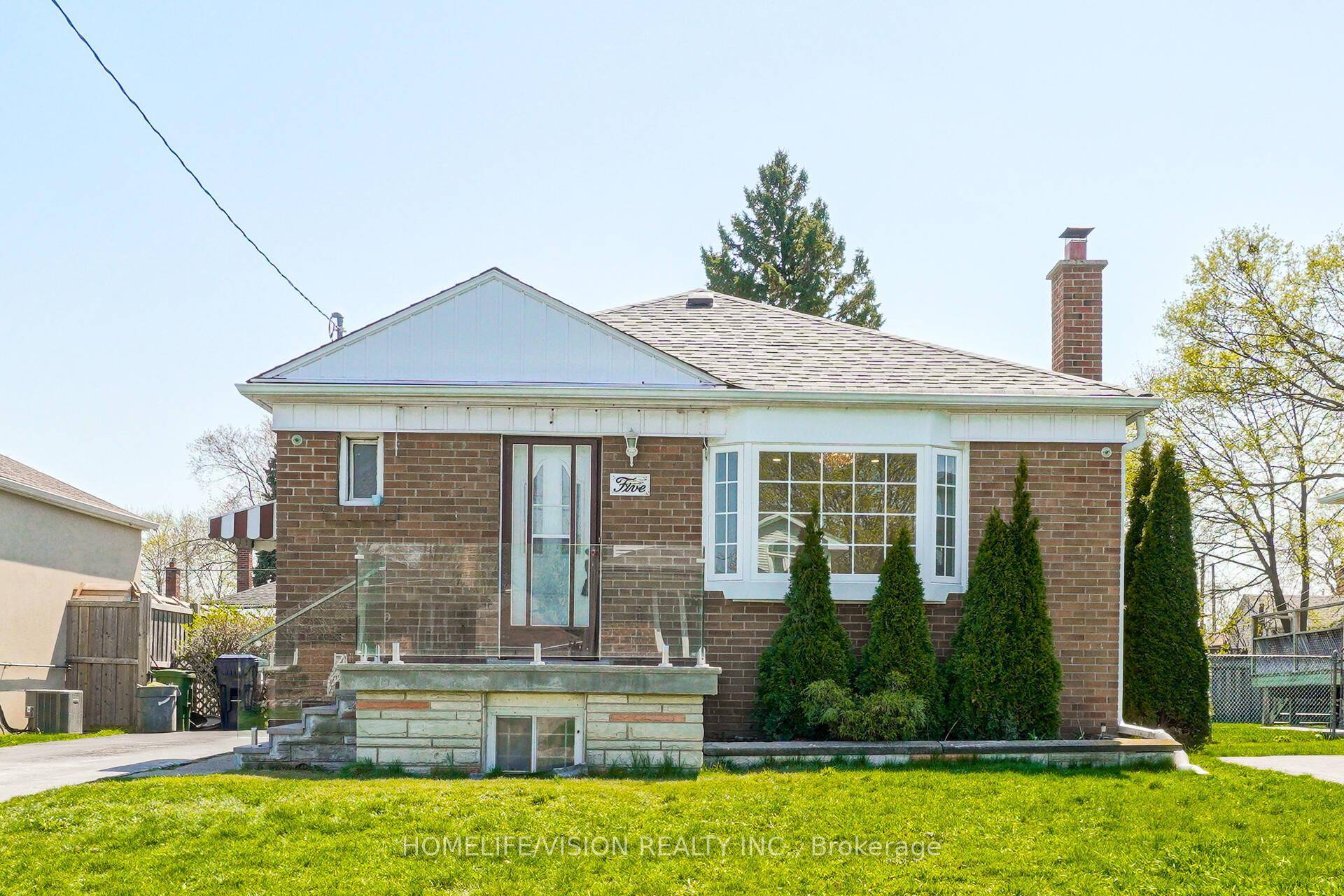 High Quality Renovation New Design, Great Location.