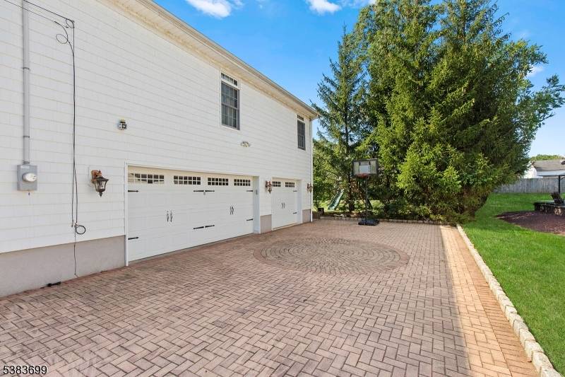 Welcome to this unique 2006 custom built Bi level on a dead end street offering approximately 4, 600sq.