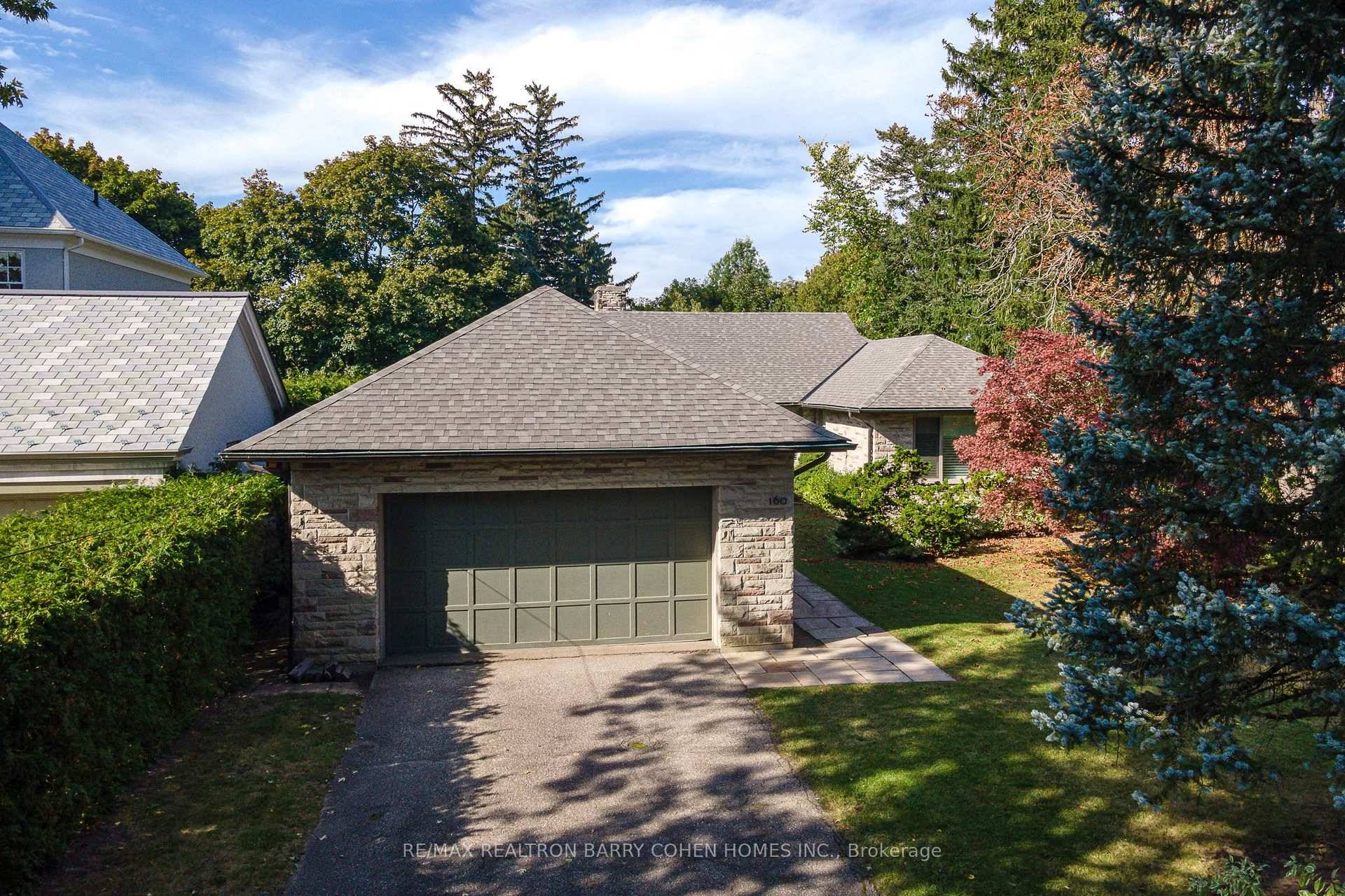Great Executive Rental Bungalow Overlooking the Rosedale Golf and Country Club.