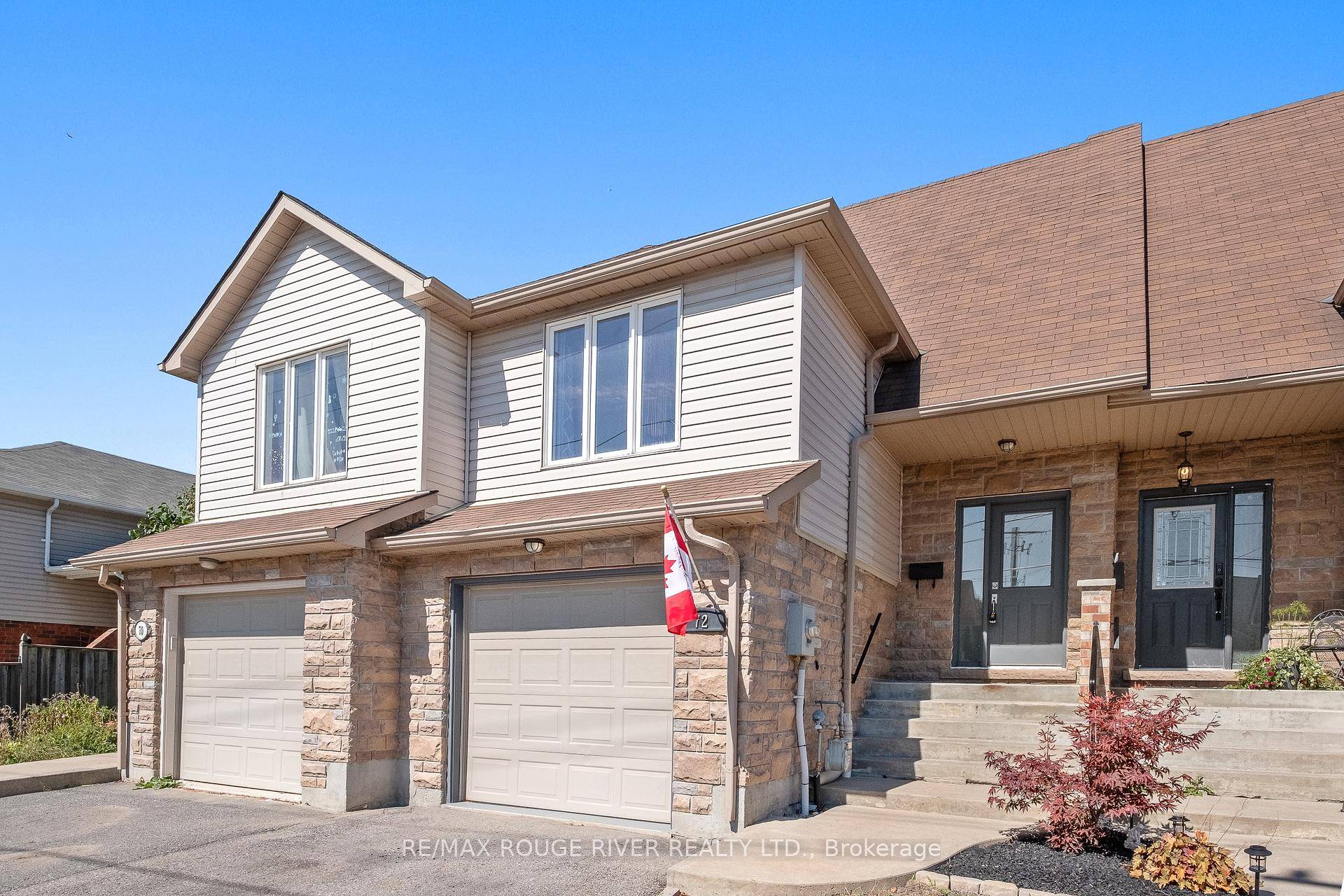 Affordable, Updated Townhome Steps from Downtown Cobourg !