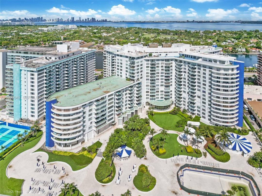 Stunning 2 bedroom, 2 bathroom condo in Miami Beach offering breathtaking views day and night from both bedrooms and the living area.