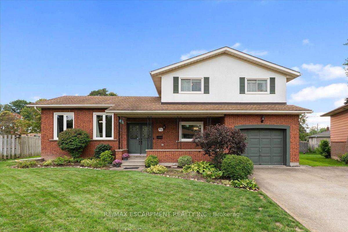 Dreaming of a home with a unique personality ?