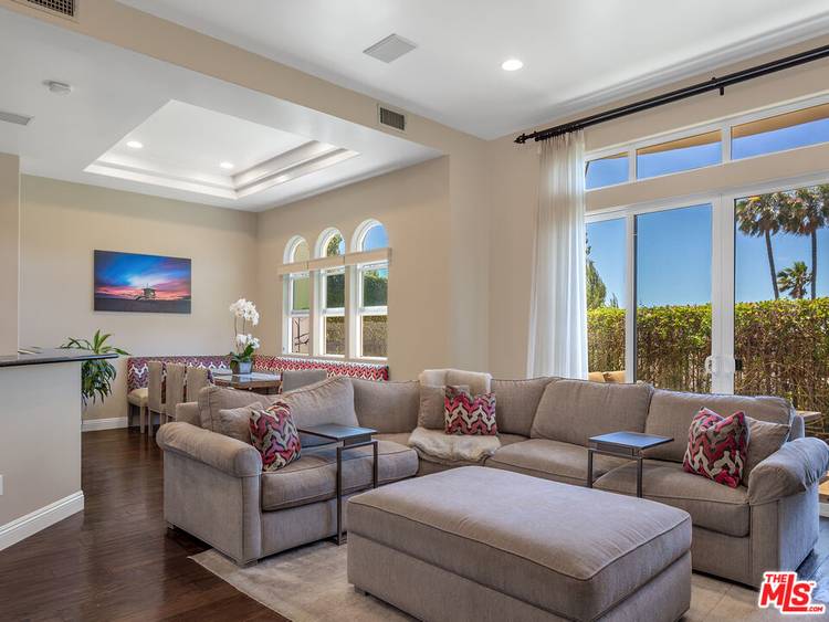 23949   De Ville Way 2BR Malibu La