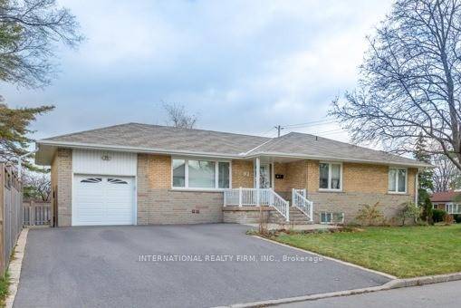 Spacious 1 Bedroom Unit 3 With Lovely, Large Eat In Kitchen And Sitting Area.