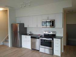 Stunning 2BR 2bath Urban Townhouse in Prime Mineola Community.