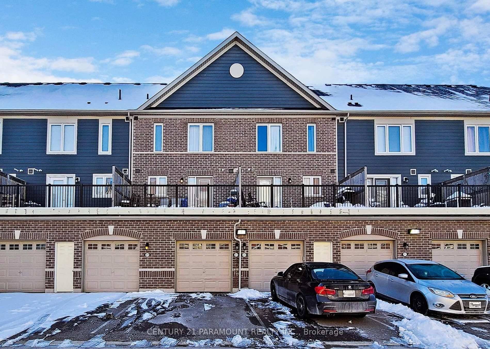 3 Bedroom 3 Bathroom Townhouse Condo Available.