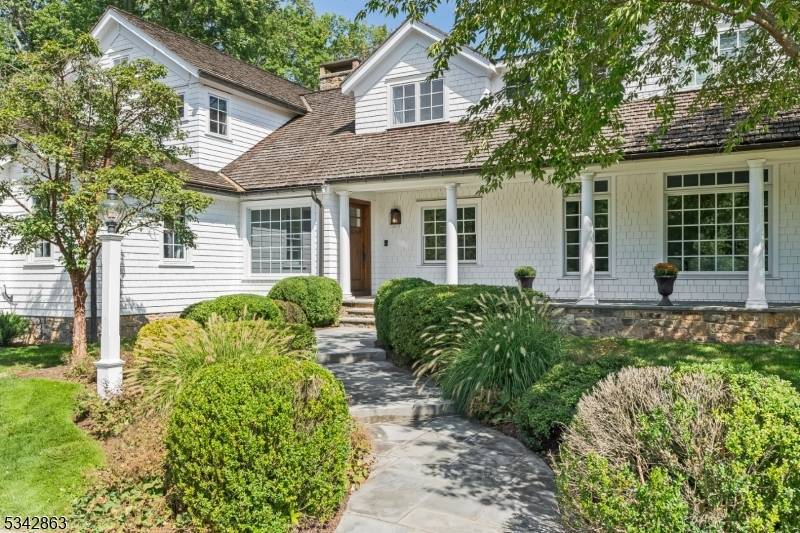 Tucked away in the picturesque landscape of Far Hills, within an hour of NYC, this extraordinary country estate provides an exquisite blend of rustic charm and modern luxury.