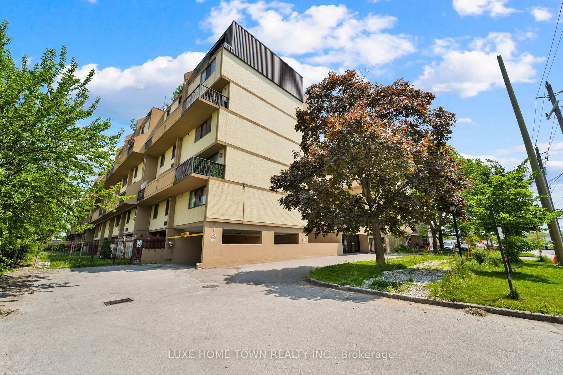 Renovated 3 Bedroom Condo in Kennedy Park Fully renovated 3 bedroom, 1.