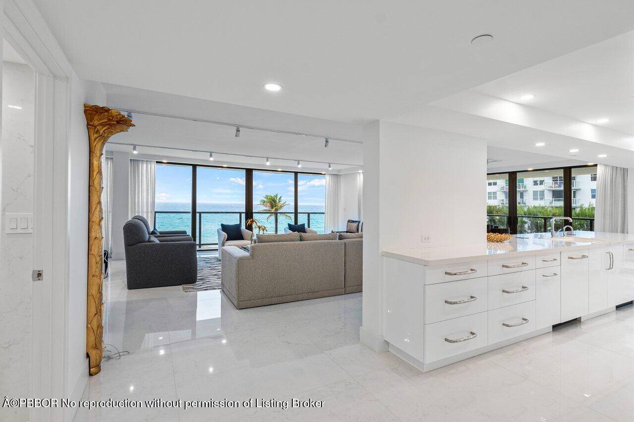 Drop Dead Gorgeous Southeast Corner with Large Wraparound Balcony amp ; Direct Ocean Views !