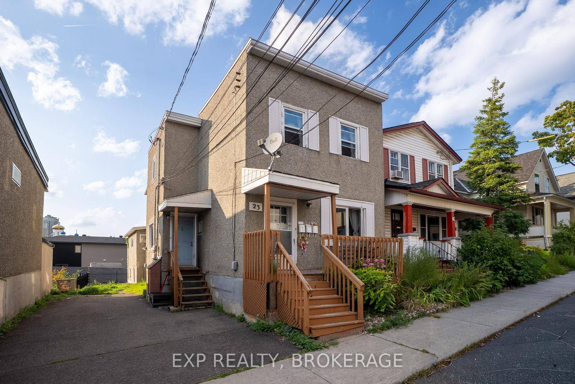 Excellent Investment Opportunity in One of Ottawa's Rapidly Growing Neighbourhoods !