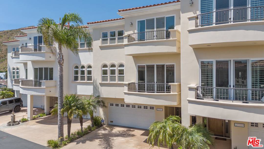 23963   De Ville Way 3BR Malibu La