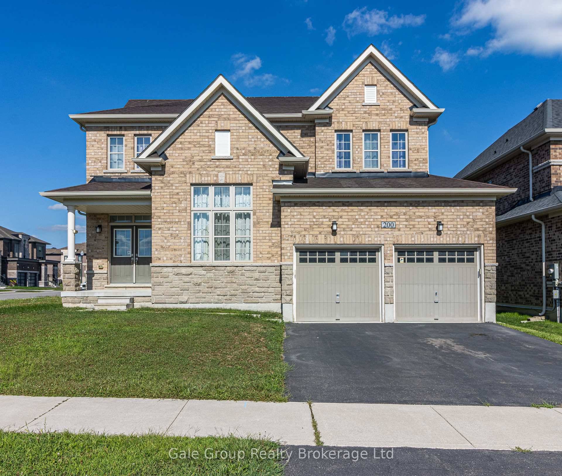 WELCOME TO THIS BEAUTIFUL 2 STORY HOME, FEATURING 4 BEDROOMS, 3 AND HALF BATHROOMS WITH A PERFECT SPACE FOR A HOME OFFICE WITH LOTS OF NATURAL LIGHT.