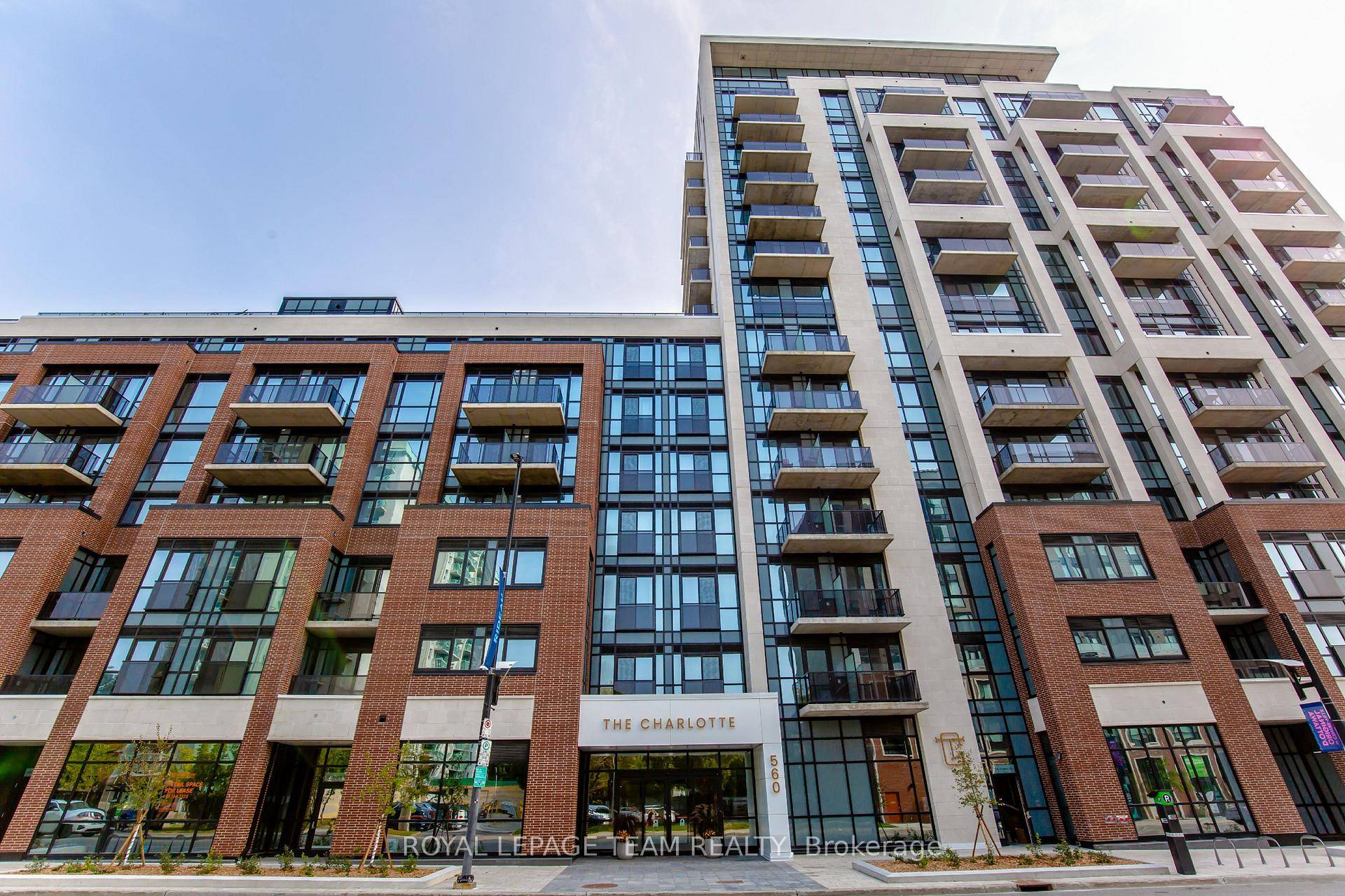Experience the ultimate Ottawa lifestyle in this stunning studio, perfectly positioned within walking distance of Byward Market, Rideau Shopping Mall, uOttawa, Parliament Hill, National Arts Centre, and more.